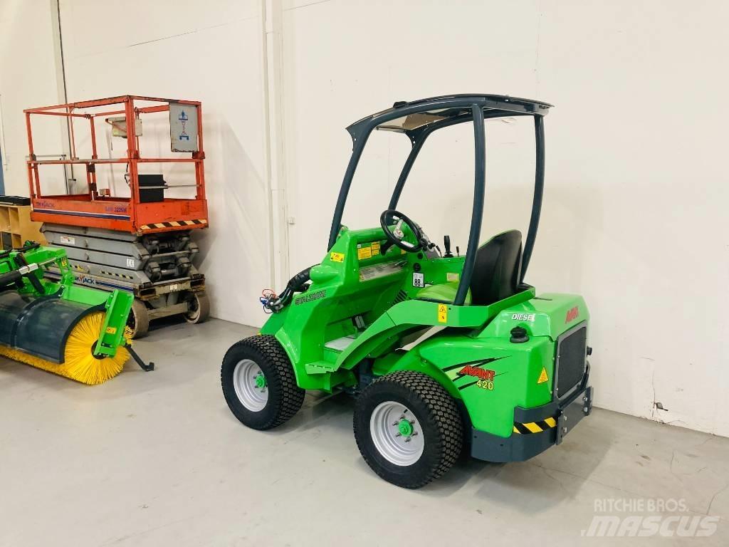 Avant 420 Mini loaders