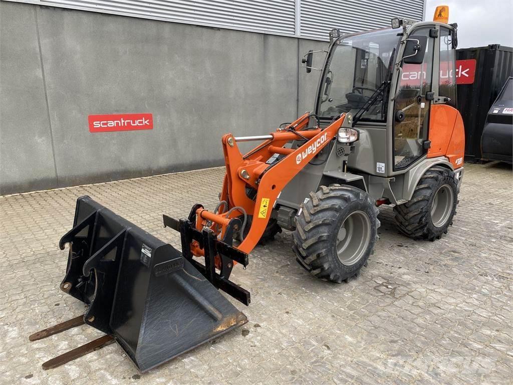 Weycor AR320 Cab Multi purpose loaders