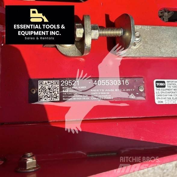 Toro 29521 Aerators and dethatchers