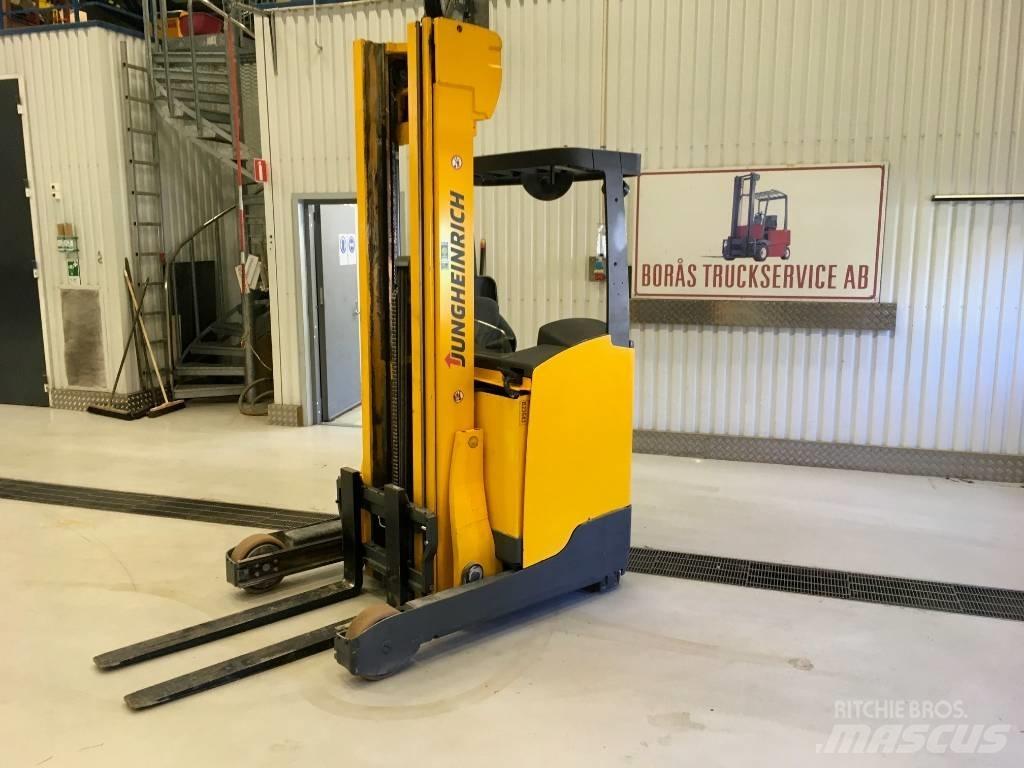 Jungheinrich ETV 214 Reach trucks