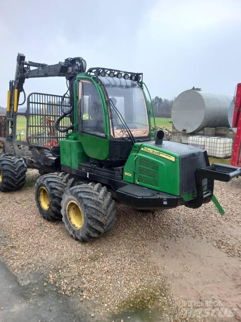 John Deere 810E Forwarders