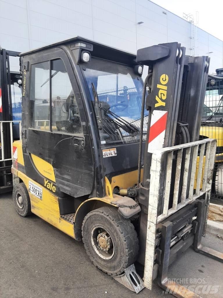 Yale GDP25VX Diesel trucks