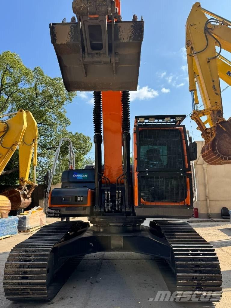 Doosan DX 225 Crawler excavators