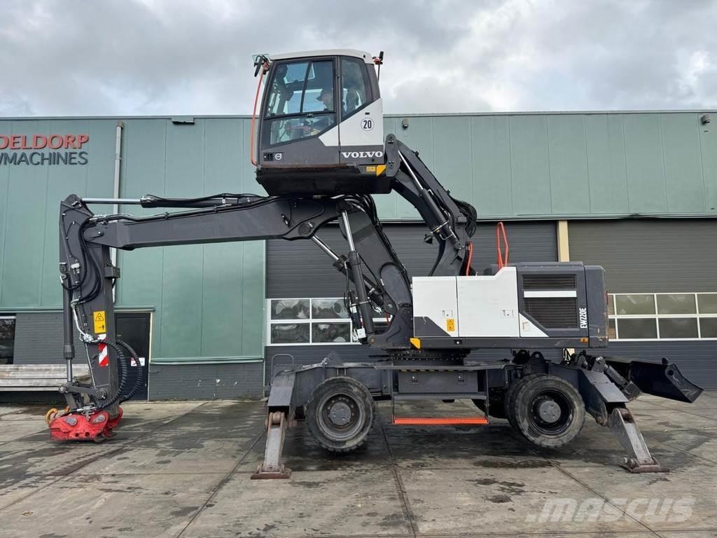 Volvo EW220 E Waste / industry handlers