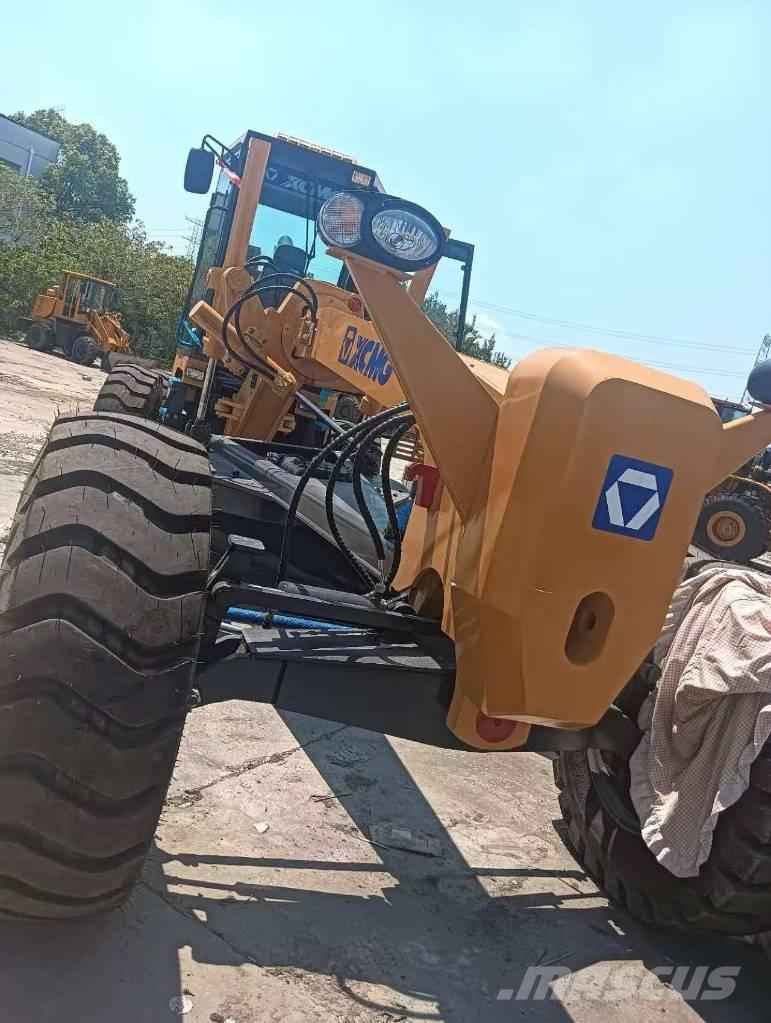 XCMG GR1803 Graders