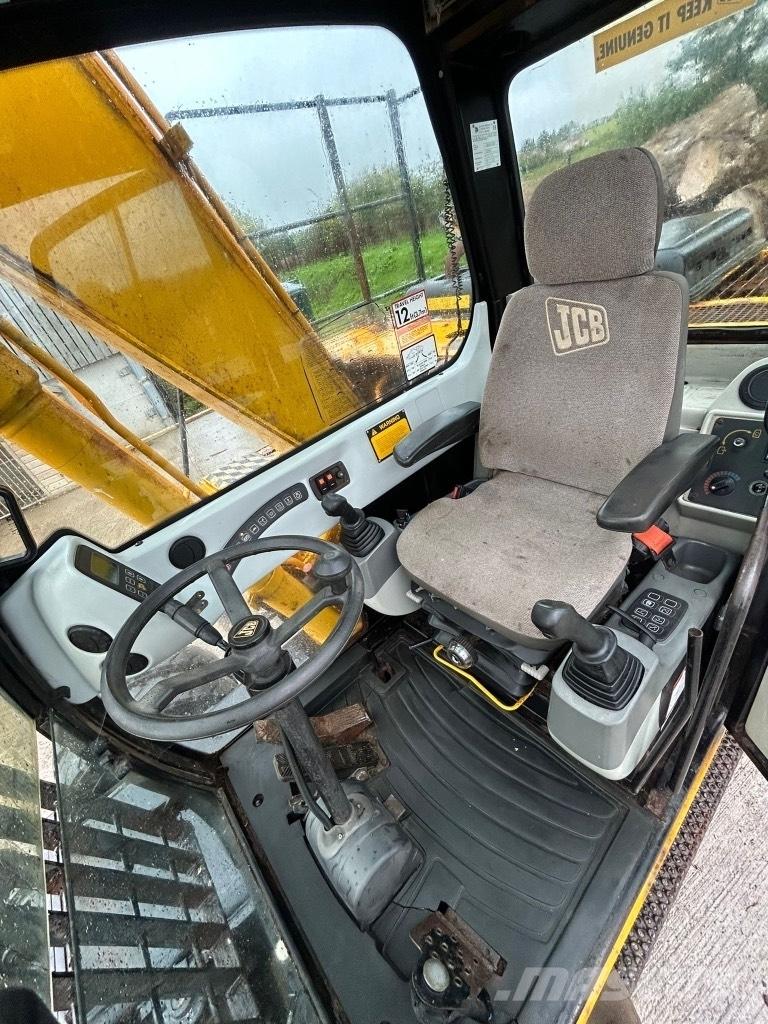 JCB JS 130 W Wheeled excavators