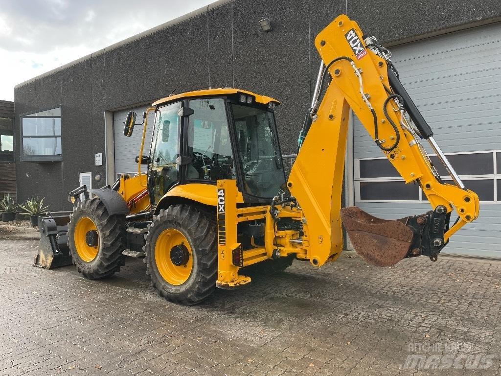 JCB 4CX Pro Backhoe loaders