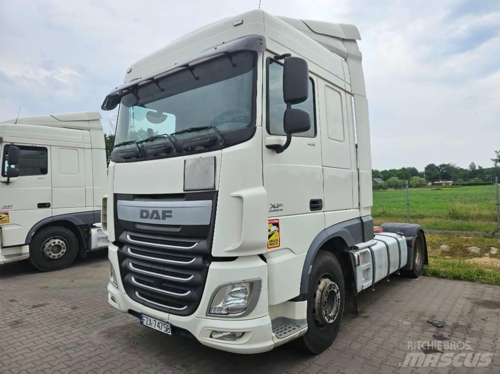 DAF XF460 Tractor Units