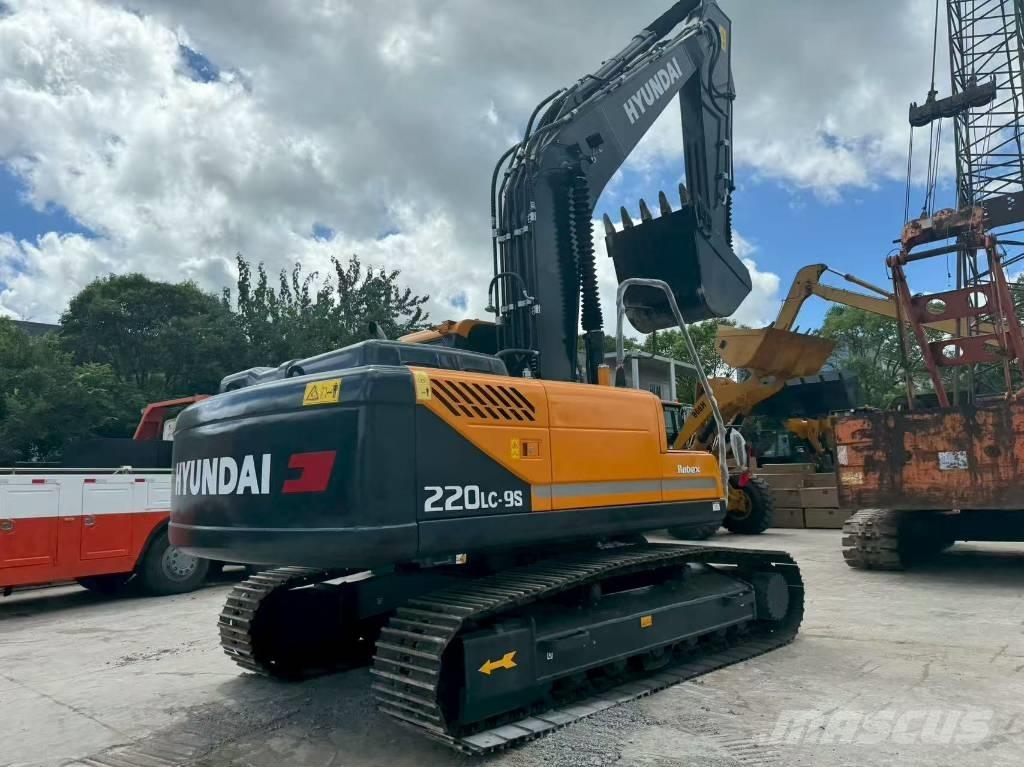 Hyundai r220lc-9s Midi excavators  7t - 12t