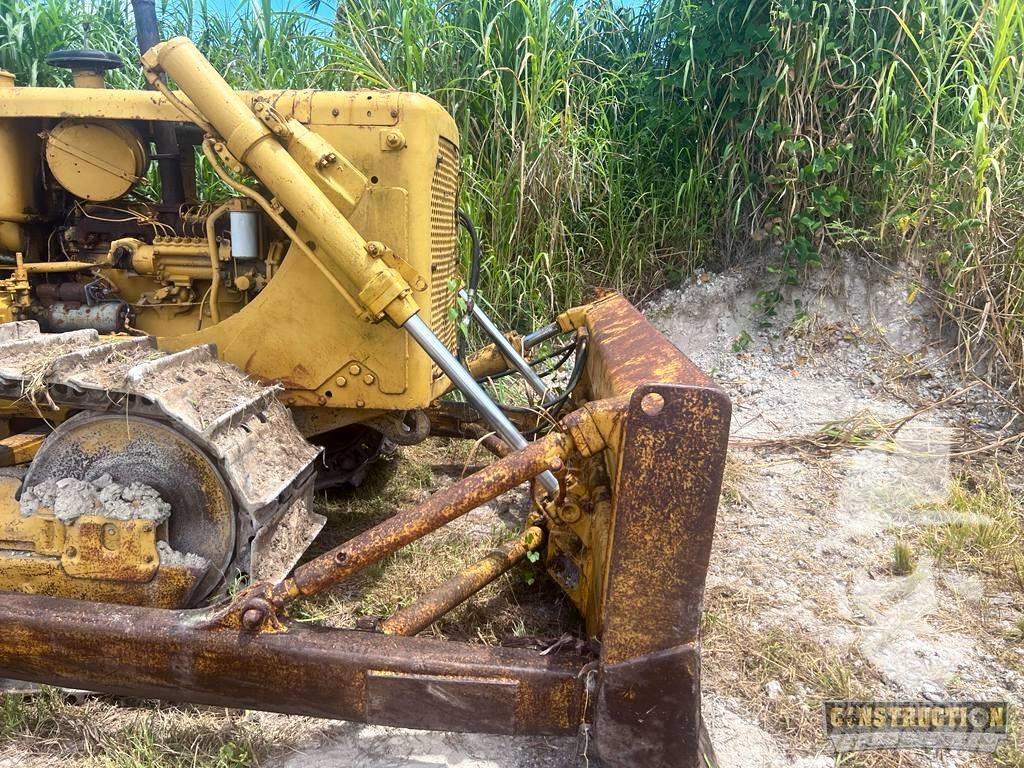 CAT D 6 C Crawler dozers