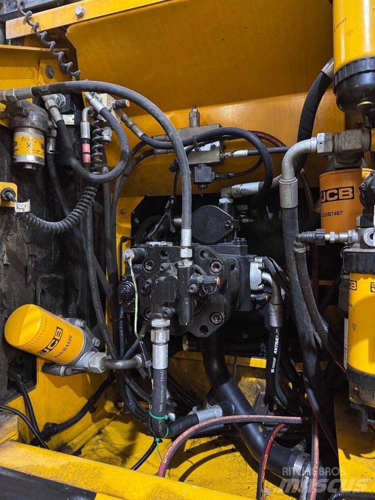 JCB JS 160 W Wheeled excavators