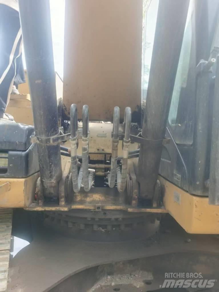 CAT 320d2 Crawler excavators
