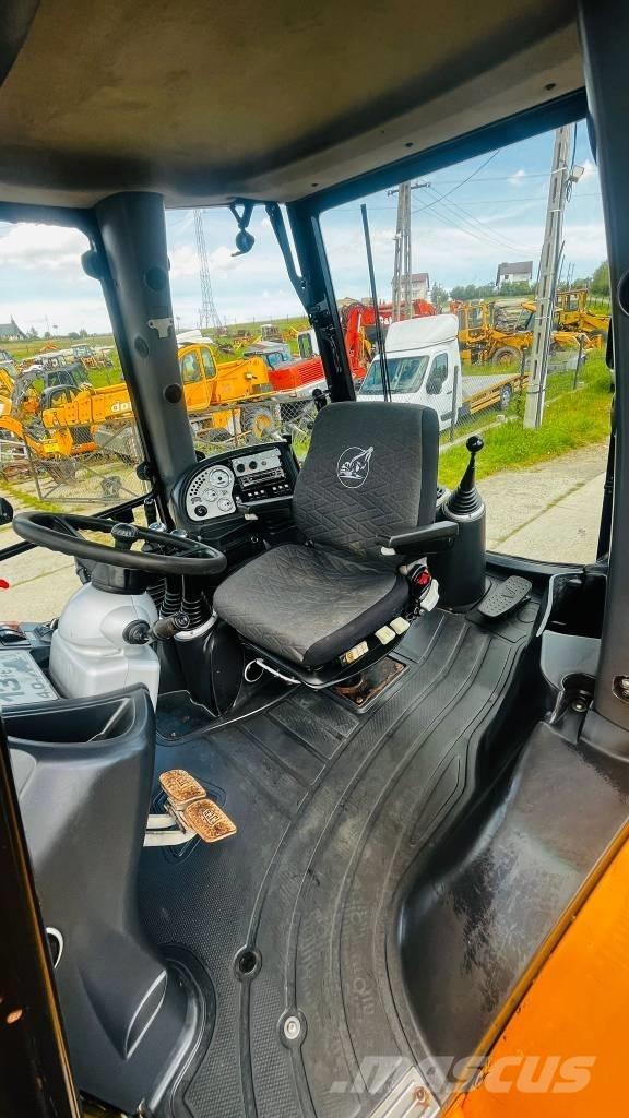 JCB 4CX Backhoe loaders