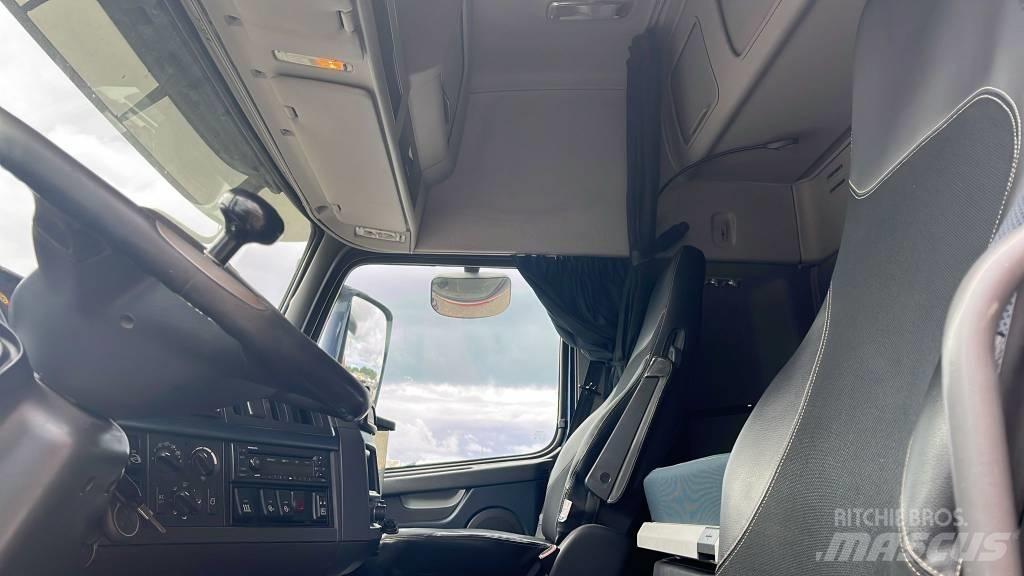 Volvo VOLVO FH 6*2 Chassis Cab trucks