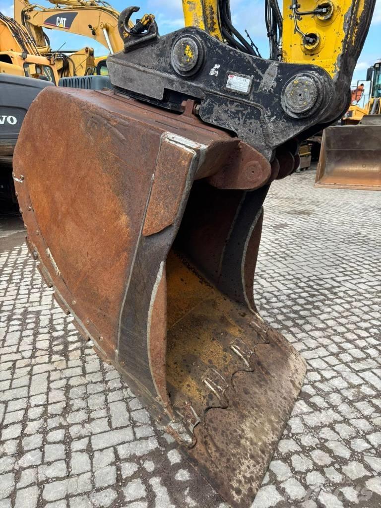Komatsu PC 210 LC-7 Crawler excavators