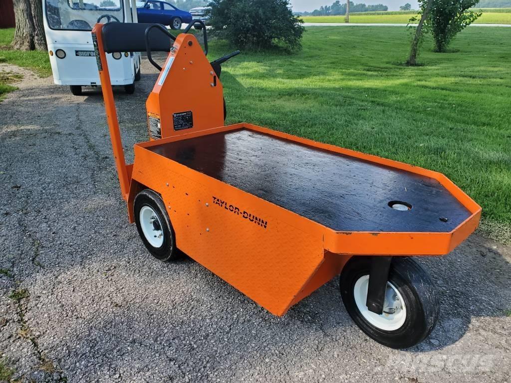 Taylor-Dunn SC100 Towing trucks