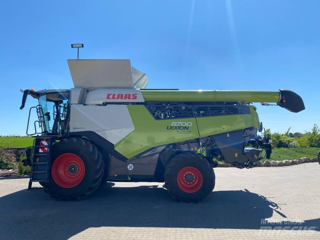 CLAAS Lexion 8700 Combine harvesters