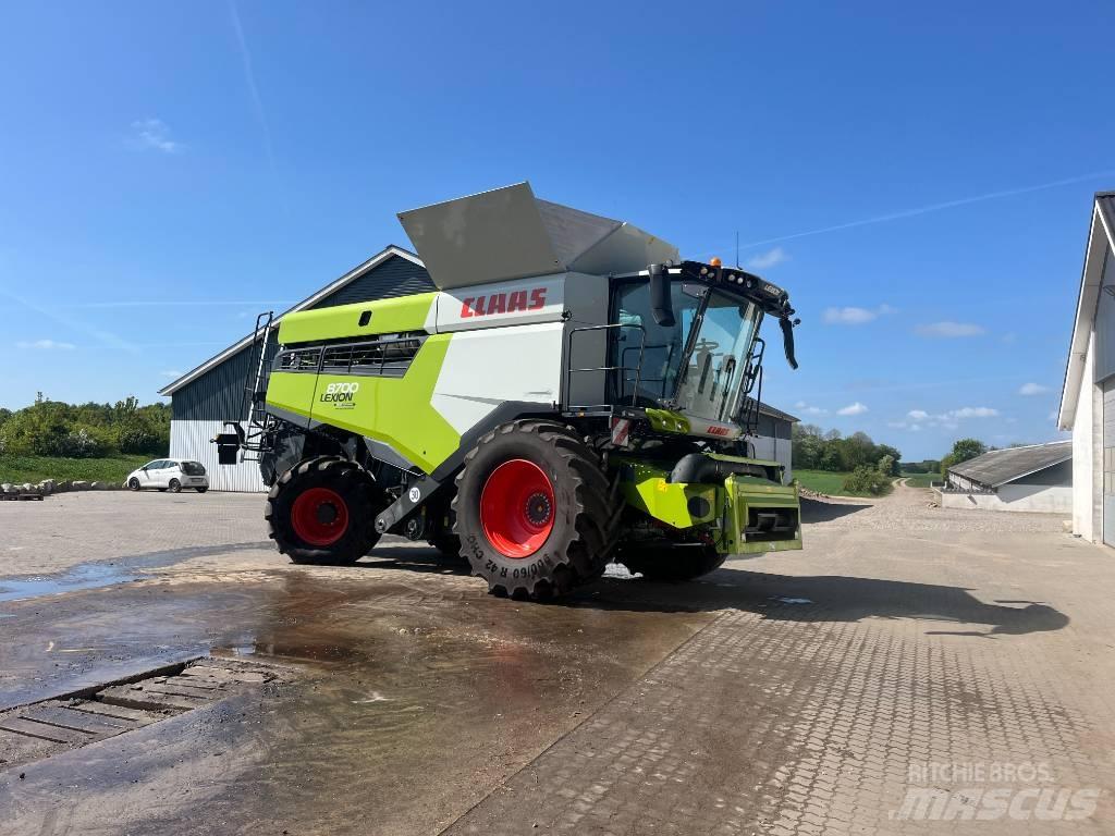 CLAAS Lexion 8700 Combine harvesters