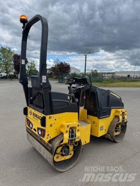 Bomag BW 100 AD M-5 Twin drum rollers
