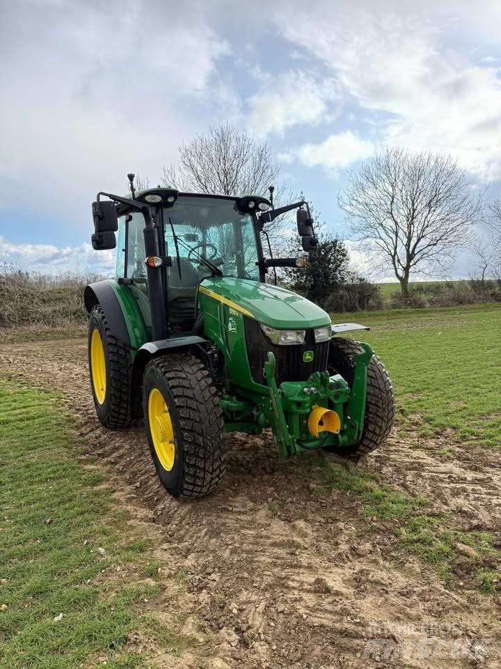 John Deere 5100 R Tractors