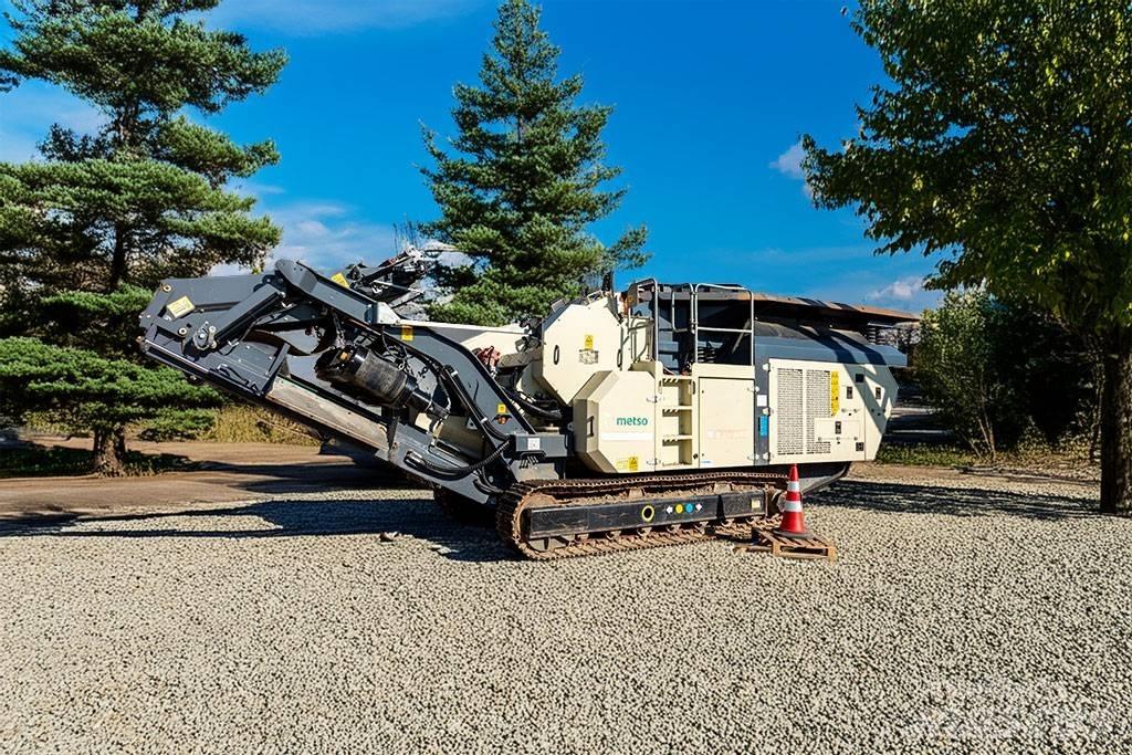 Metso J90 Mobile crushers