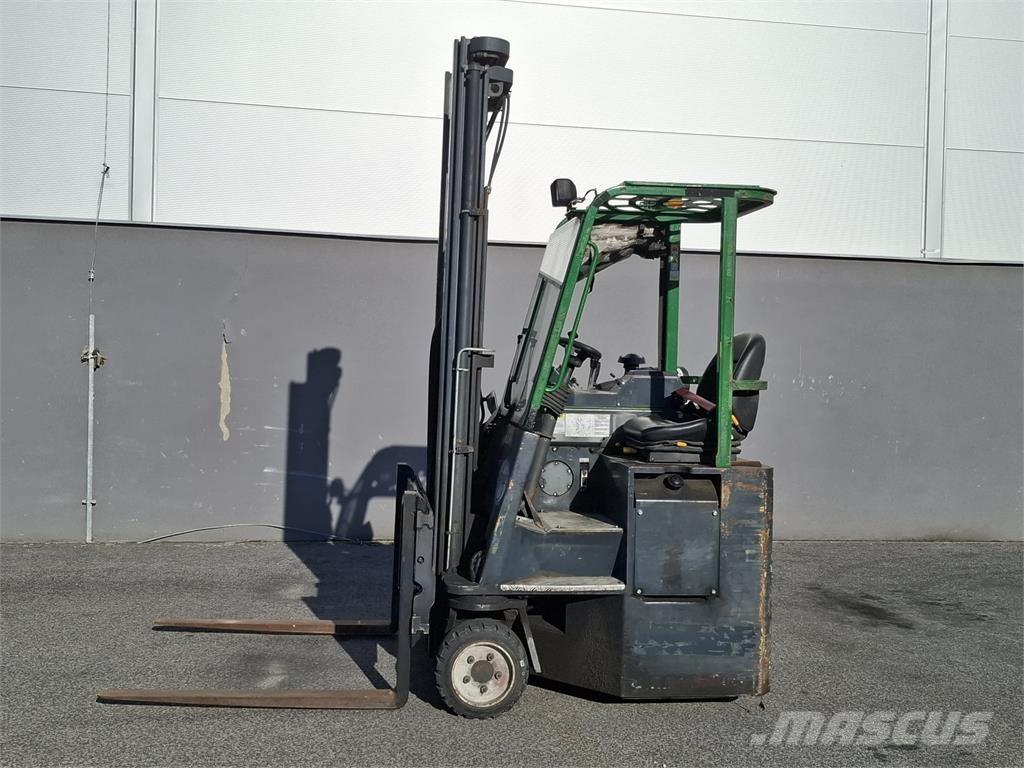 Combilift C3000CB 4-way reach trucks