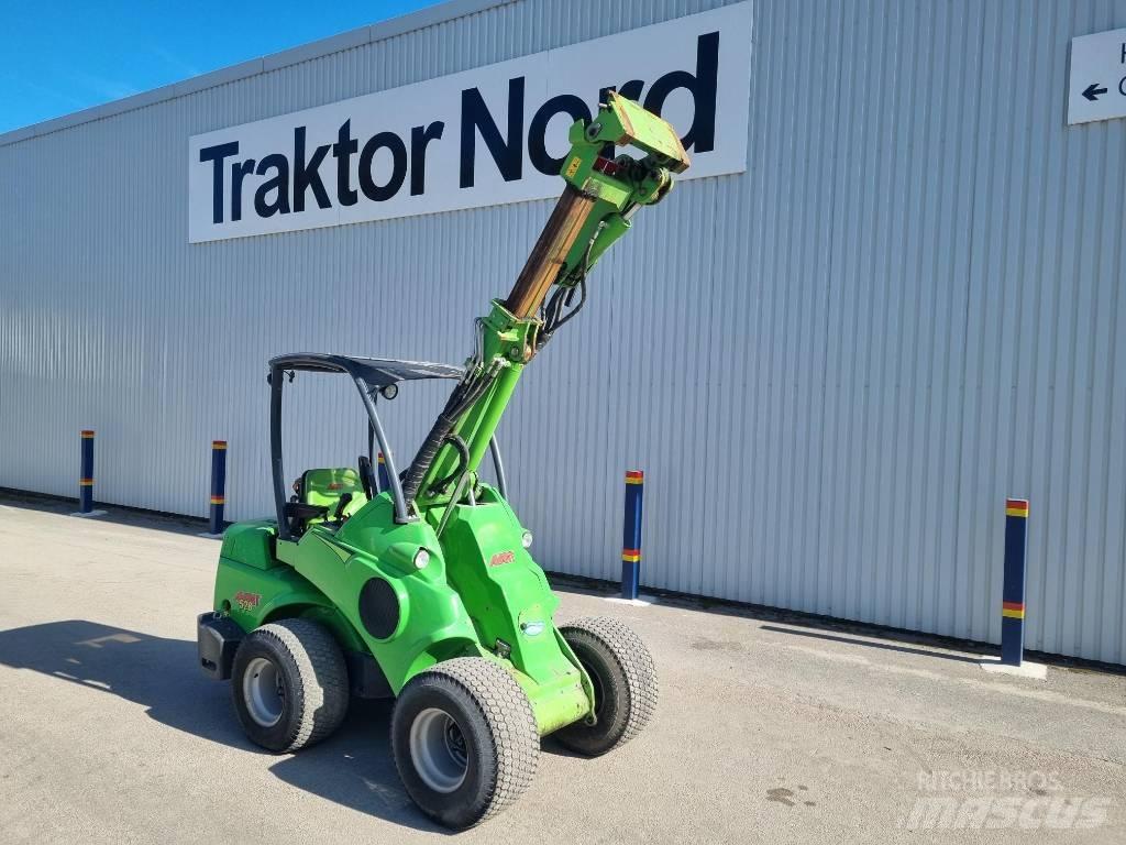 Avant 528 Mini loaders