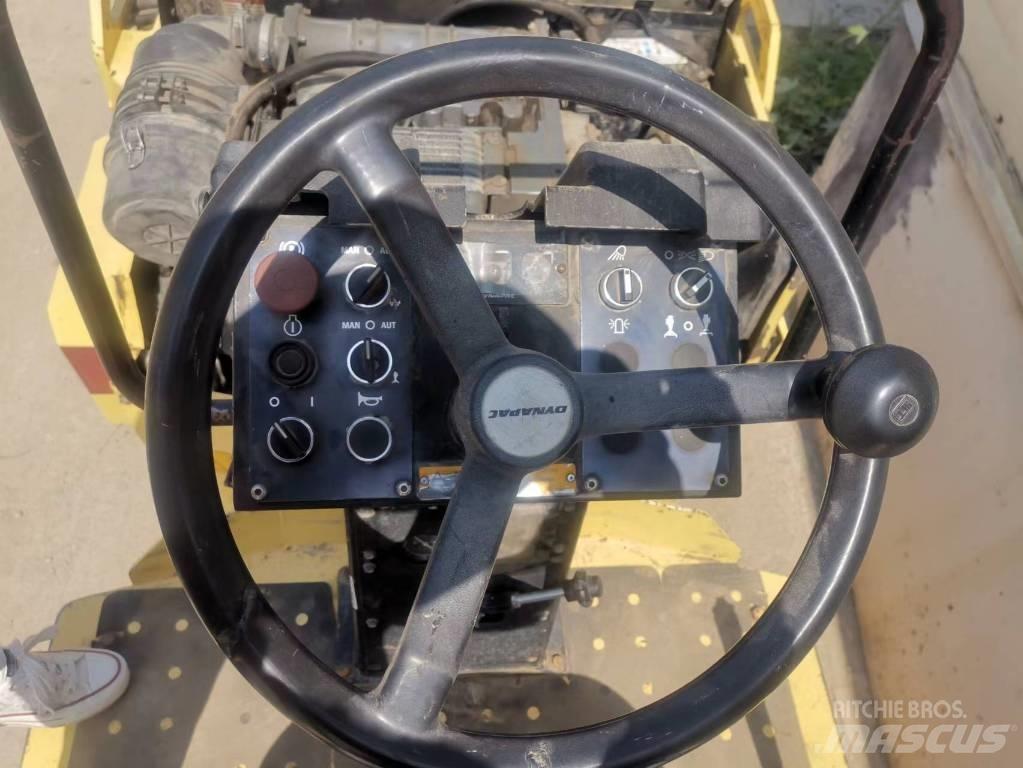 Dynapack cc142 Single drum rollers