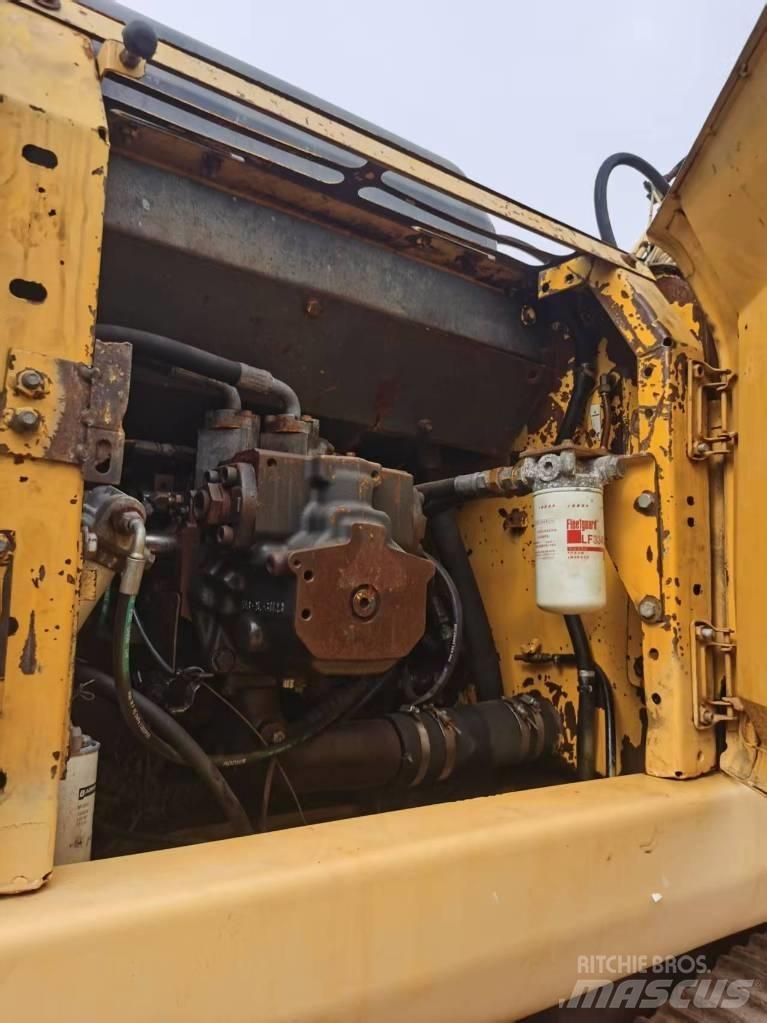 Komatsu PC 220-7 Crawler excavators