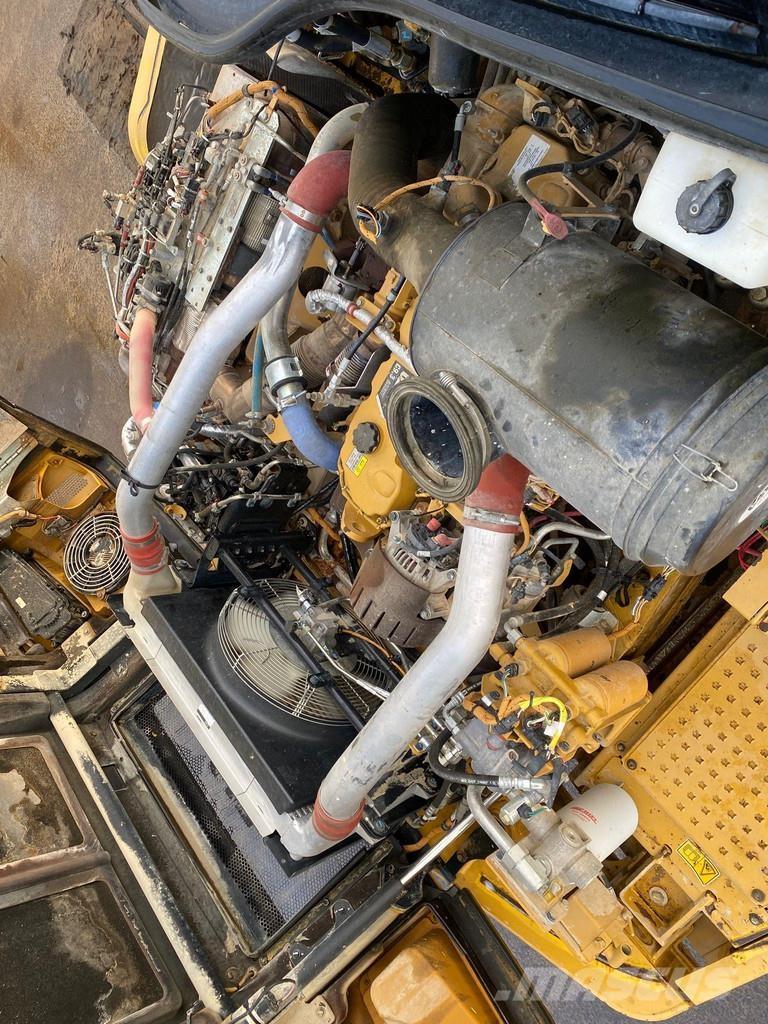 CAT 725C2 NVT Articulated Dump Trucks (ADTs)