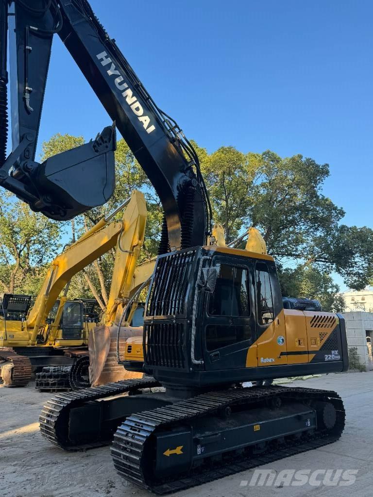 Hyundai HX220HD Midi excavators  7t - 12t
