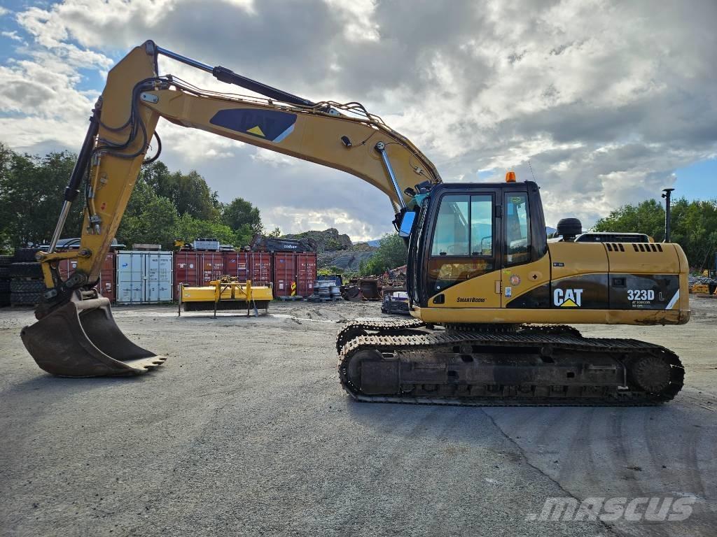 CAT 323 Crawler excavators