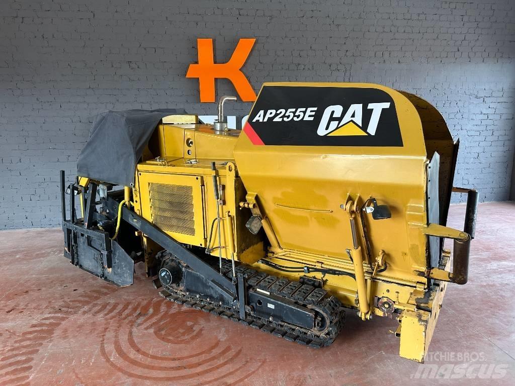 CAT AP 255 E Asphalt pavers