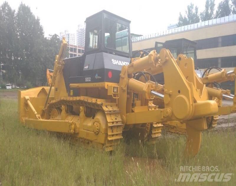 Shantui SD 32 Crawler dozers