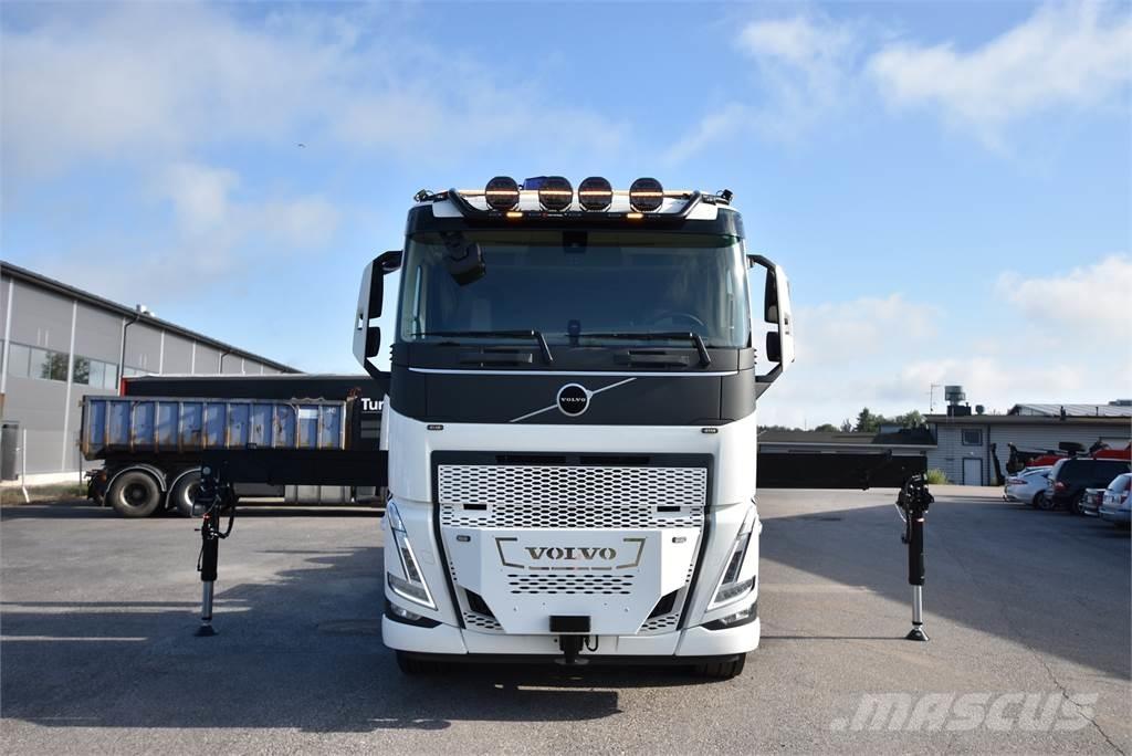 Volvo FH 540 8X4 Crane trucks
