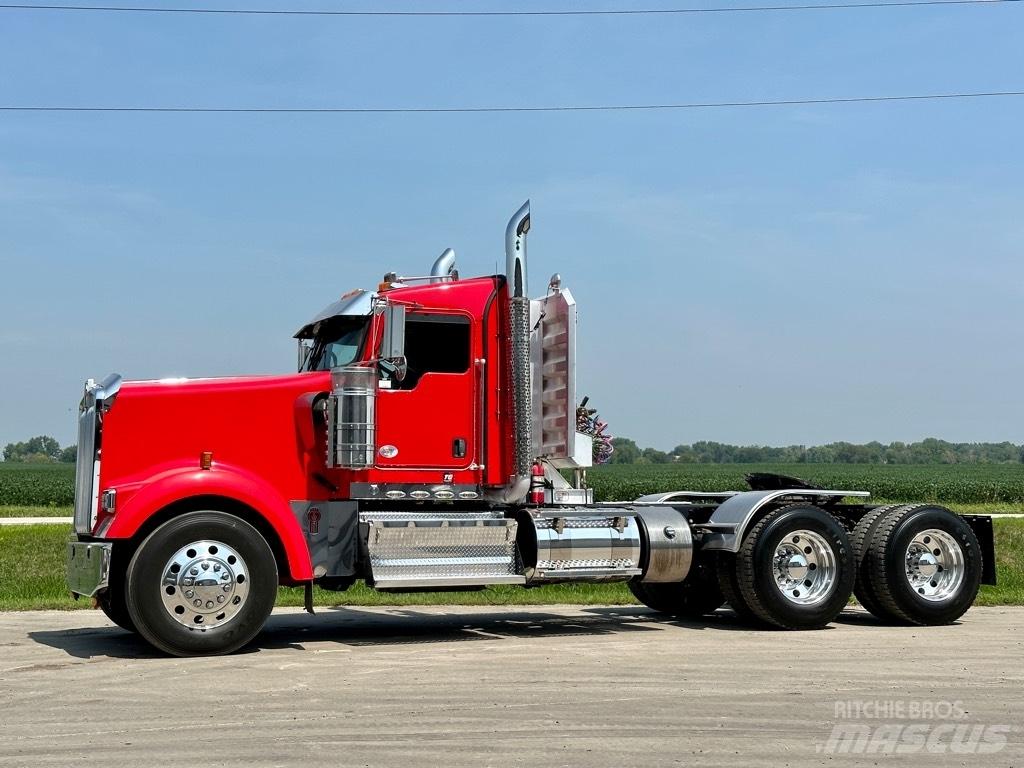 Kenworth W900 Tractor Units