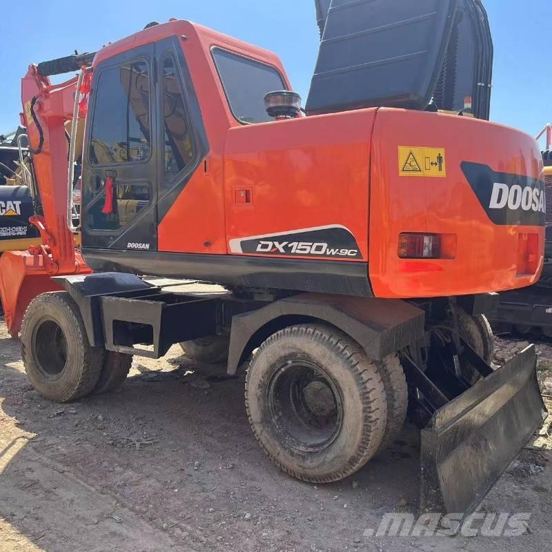Doosan DX150W Wheeled excavators