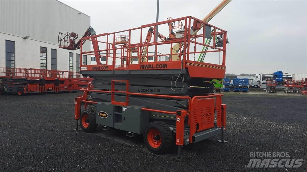 SkyJack 9250RT Scissor lifts