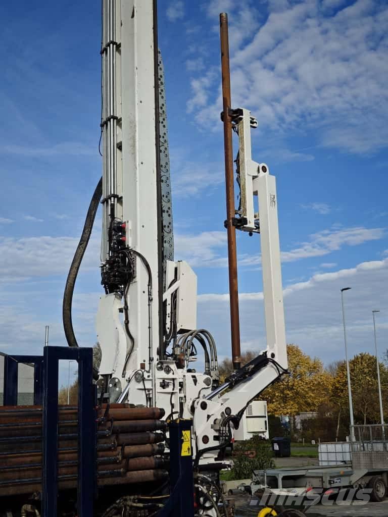 Conrad Boxer 200 Waterwell drill rigs