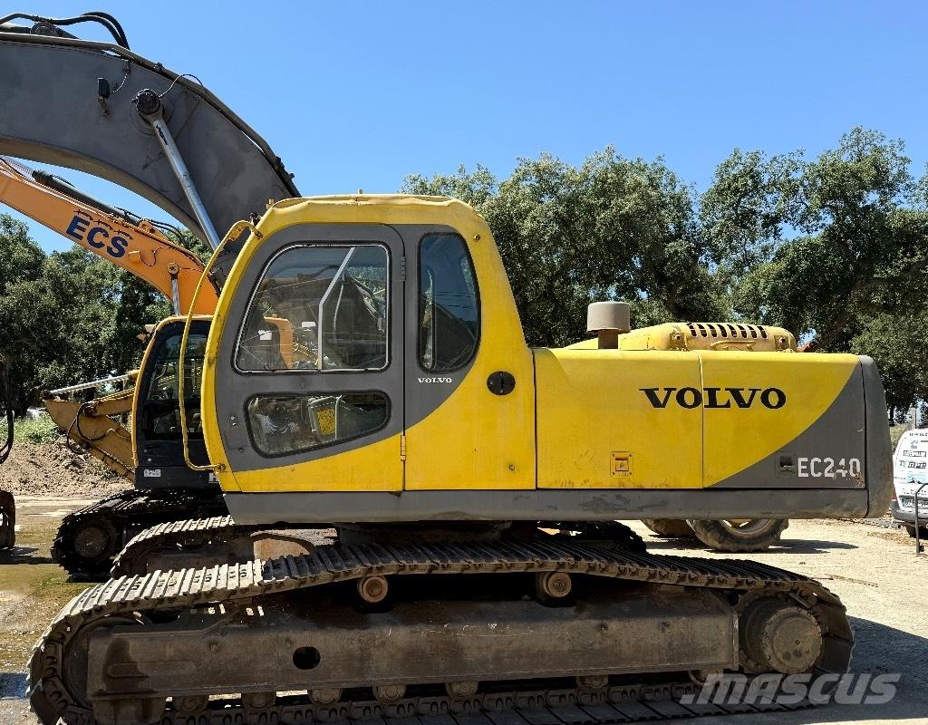 Volvo EC240 Long reach excavators