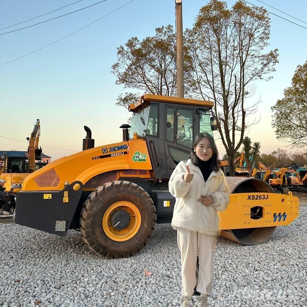 XCMG XS263J Single drum rollers