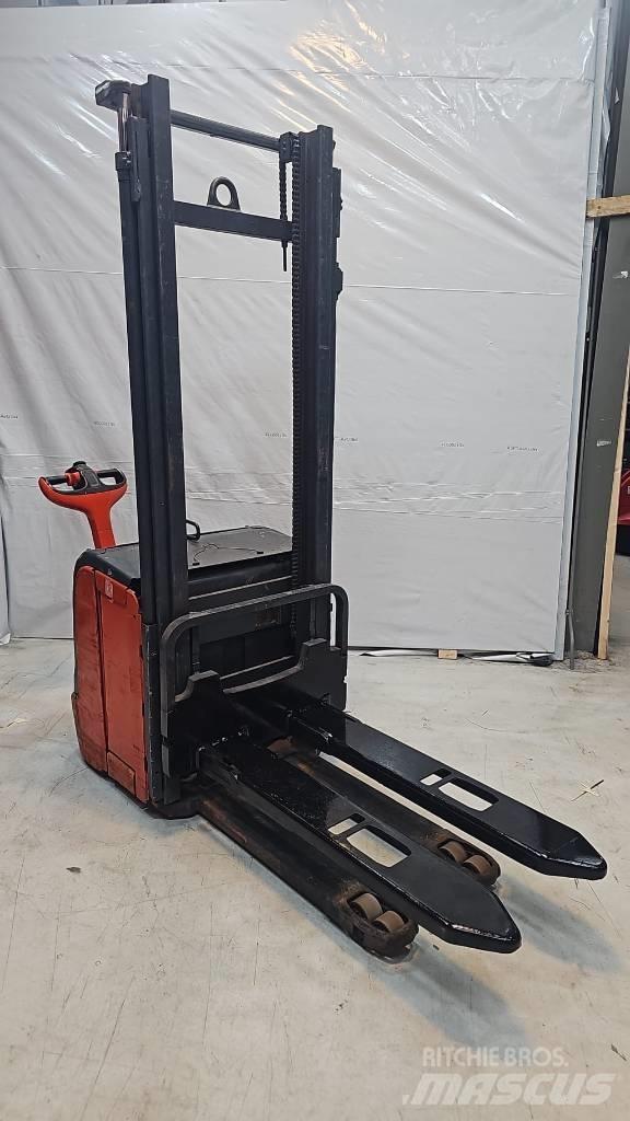 Linde L14 Pedestrian stacker