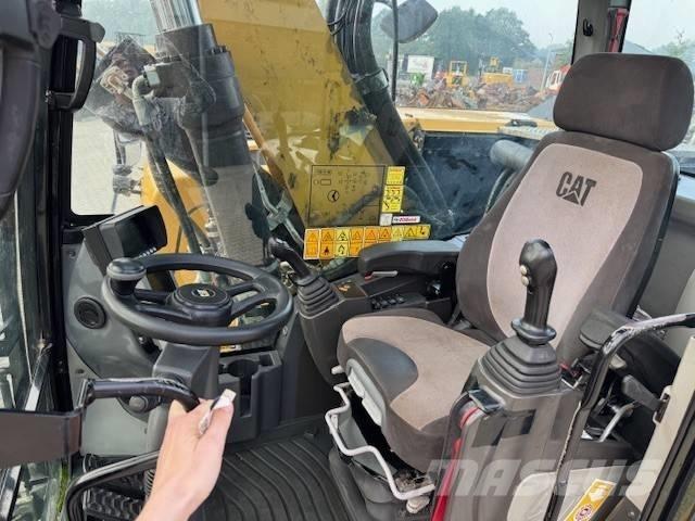 CAT M 320 F Wheeled excavators