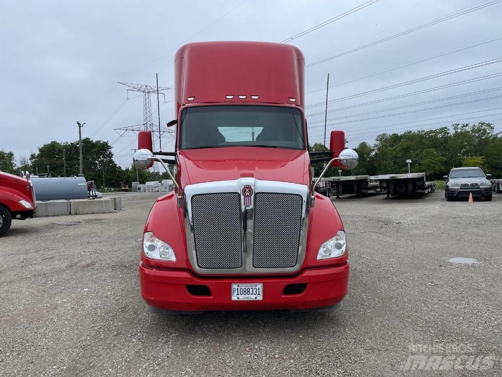 Kenworth T 680 Tractor Units