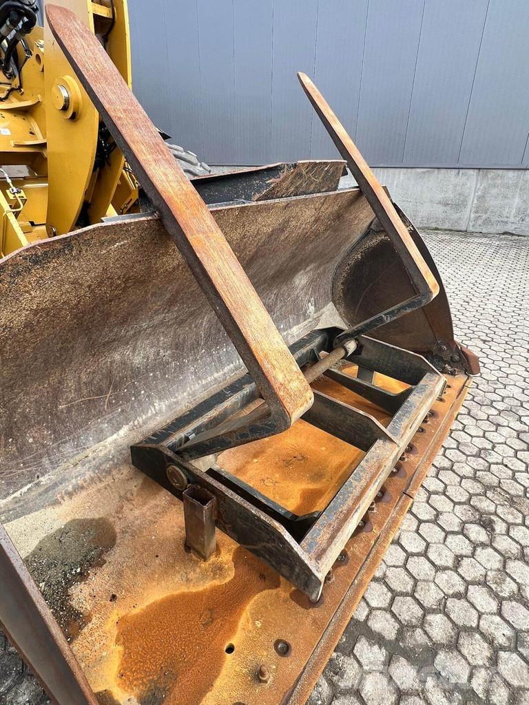 CAT 926M Wheel loaders