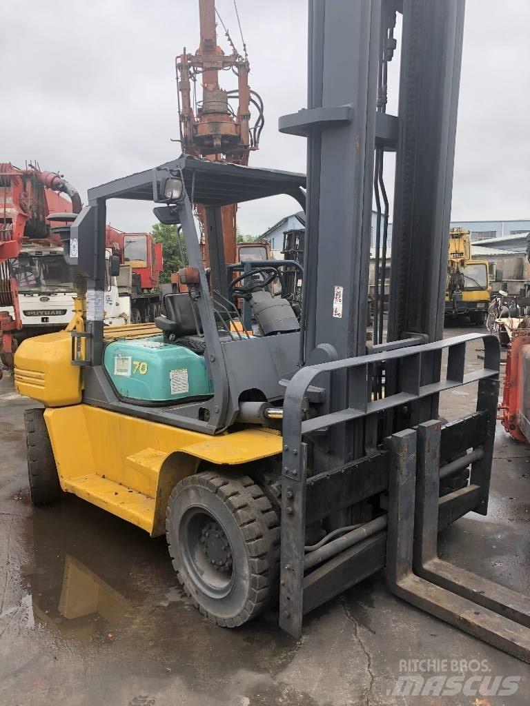 Komatsu 7 Ton Diesel trucks