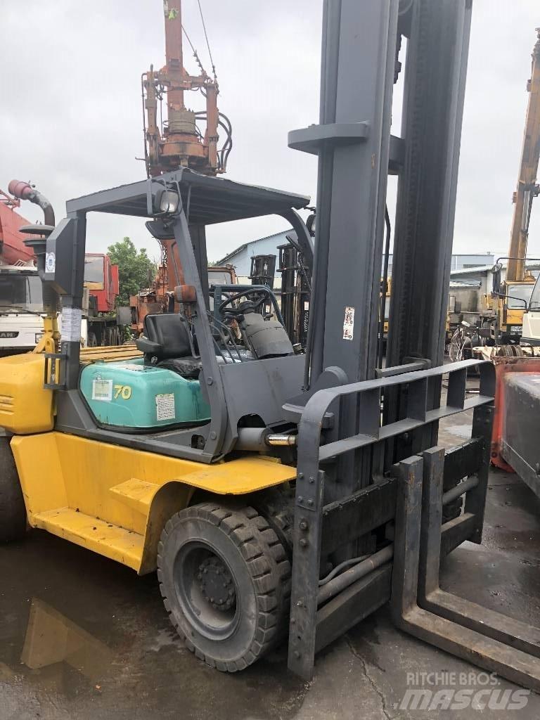 Komatsu 7 Ton Diesel trucks