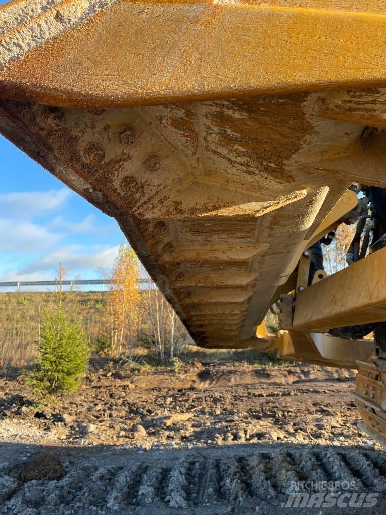 CAT D6 Crawler dozers