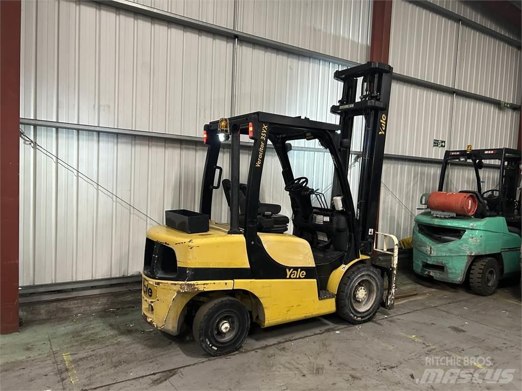 Yale GDP35VX Diesel trucks