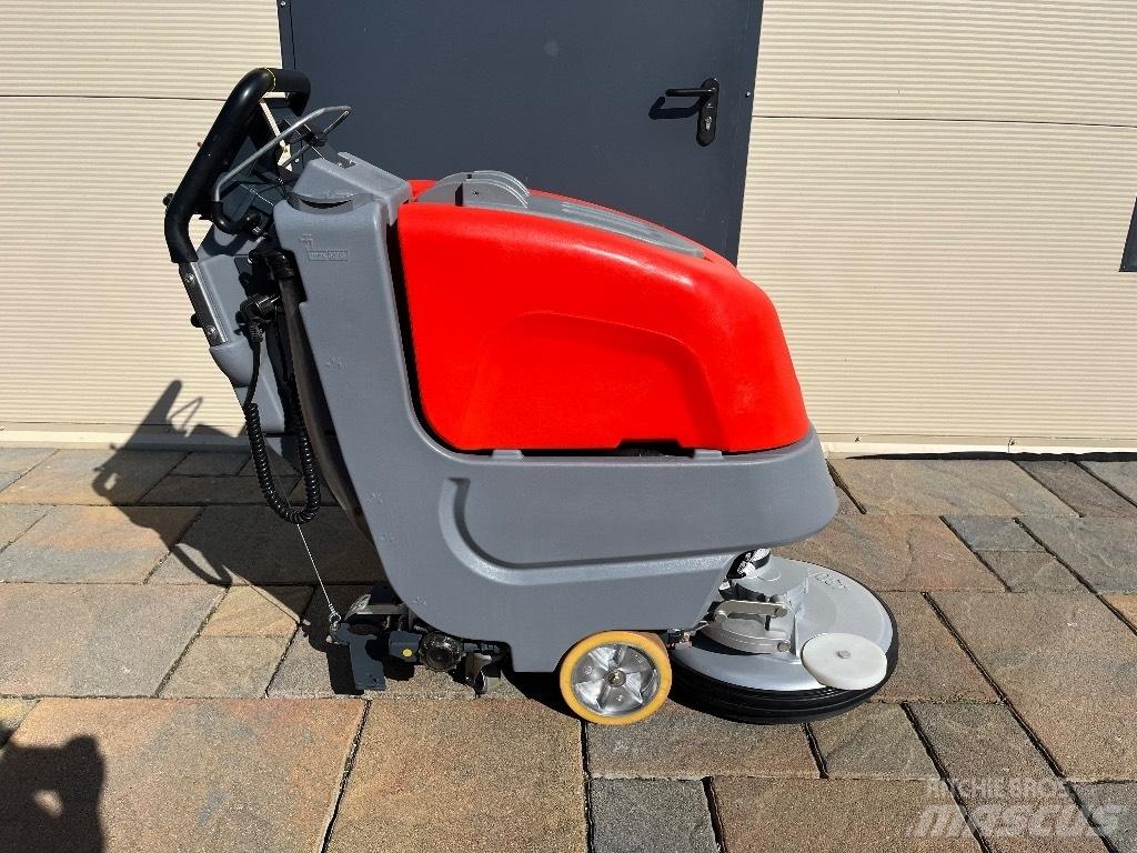 Hako B30 CL Scrubber dryers